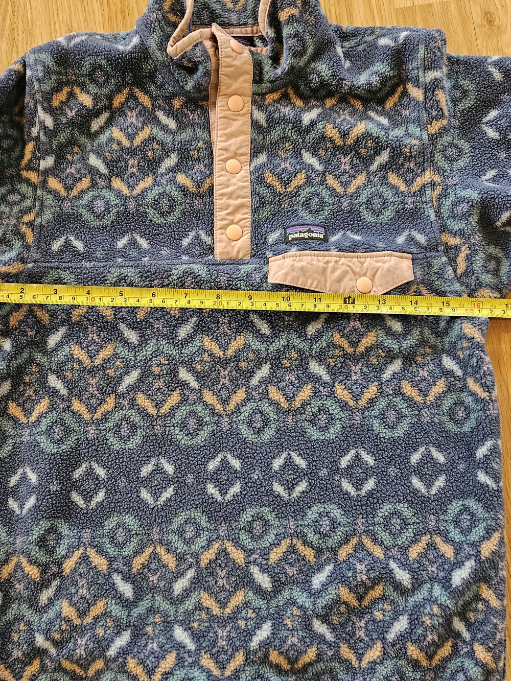 Patagonia Blue Patterned Snap-T Fleece Pullover W/ Pink Accents Size XL (Girls) - Picture 7 of 10